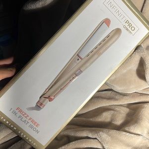 Infiniti Pro by conair ( hair straightener)